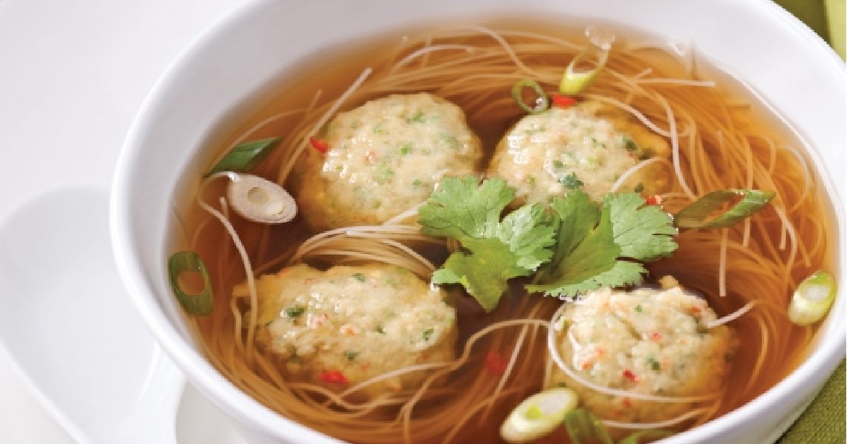 Soupe chinoise aux boulettes de crevettes et crabe