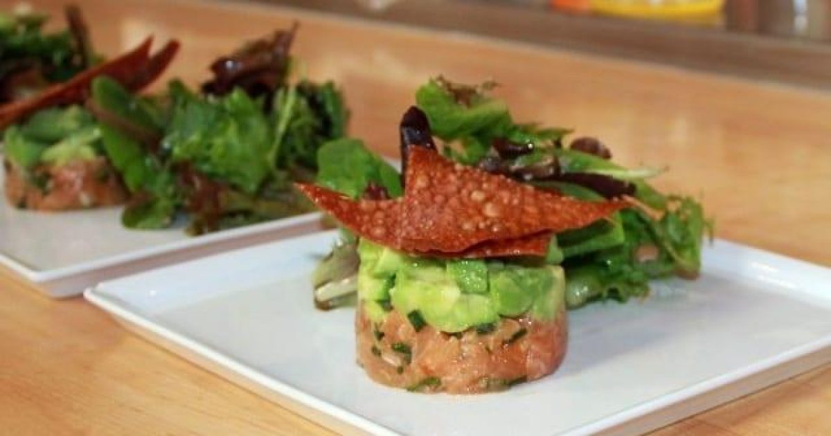 Spicy salmon tartare with Panko and avocado | Haiku