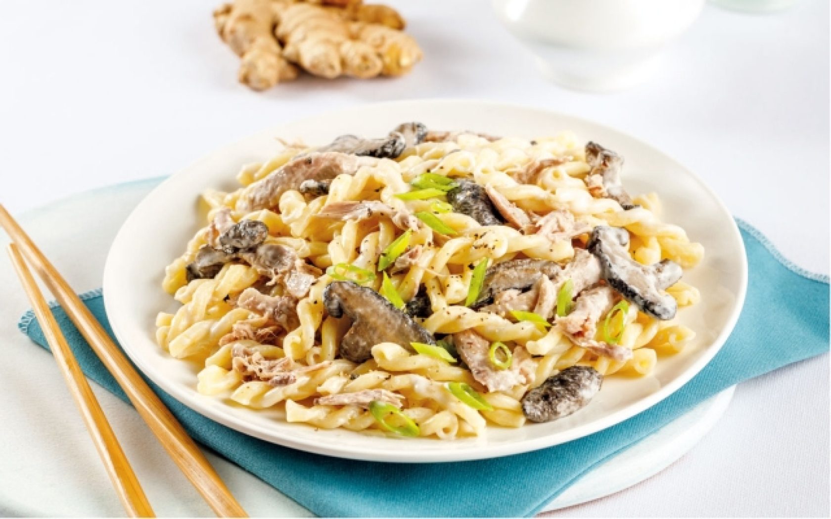 Duck confit and shiitake mushrooms pasta